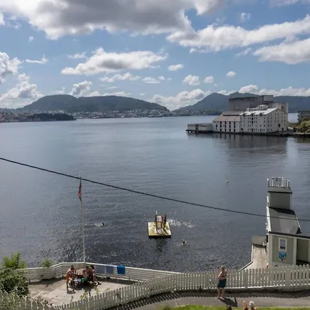 Charming Seaside In With Stunning Views Bergen